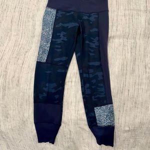 Mid-calf Lululemon patterned leggings